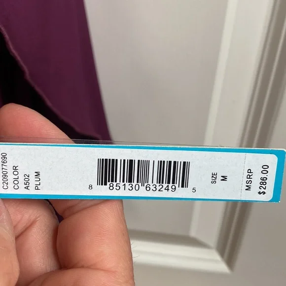 Alice and Olivia flowy top plum Butterfly sleeve  “Noelle shirt” - Picture 8 of 8